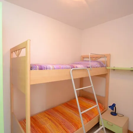 One-bedroom With Sea View Apartment *